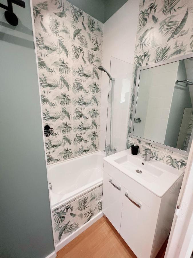 Saint-Julien-les-Villas Appartement T2 Quartier Calme / Parking Gratuit מראה חיצוני תמונה